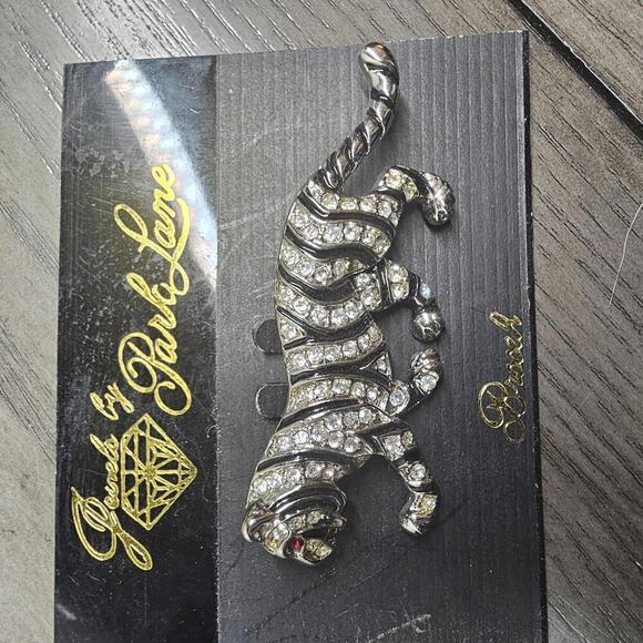 Tiger Brooch Pin - Picture 2 of 4